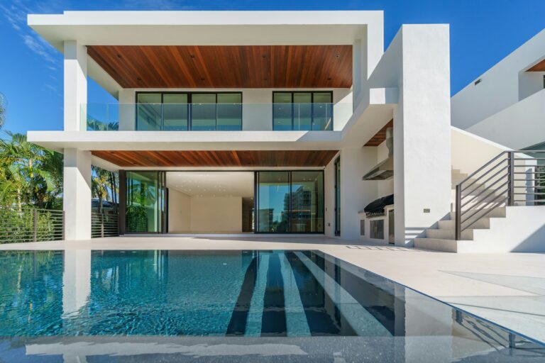 Pool terrace and front of the villa